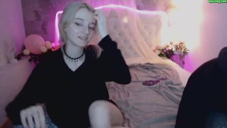 Beautiful 18 yo play girl Lirman fucks with her bf and sucks-9