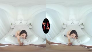 Miriam Prado VR Porn: Big Latina Tits, 4K UltraHD Fun-5