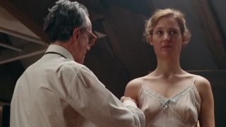 Vicky Krieps - Phantom Thread (2017) HD 1080p - (Celebrity porn)-6