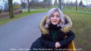 Eva Elfie Cute Teen Suck Cock Public in the Park (Amateur porn)-4