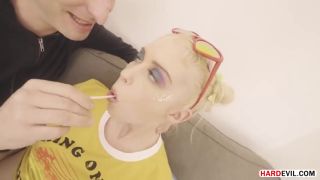 Blonde Blonde Teen Cutie Using Her Lollipop In Imaginative Ways - Chloe Cherry-2