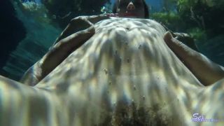 SexUnderWater presents amber faye 2-1