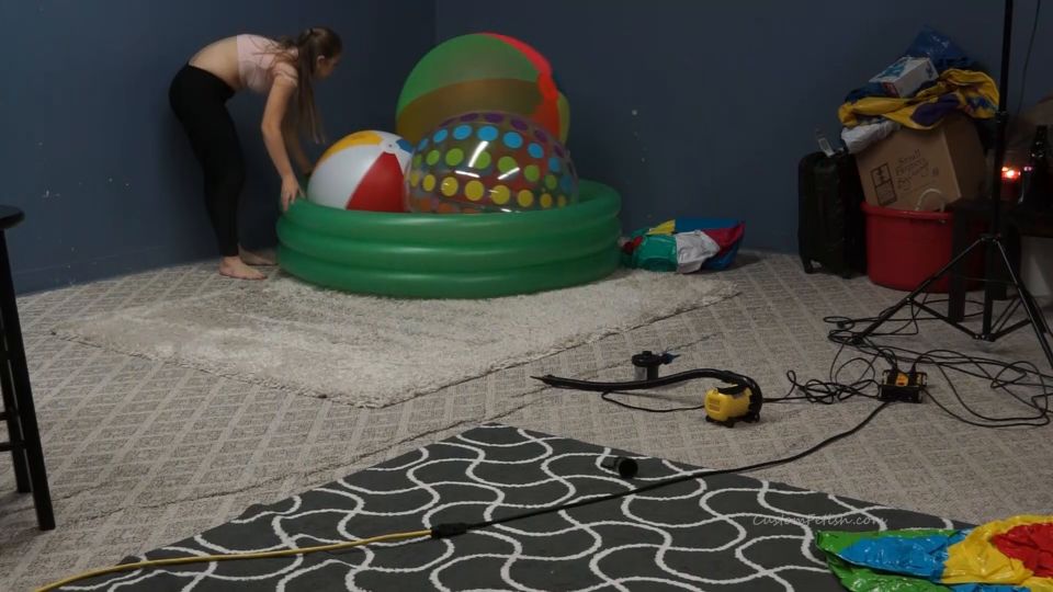 Custom Fetish - Behind the scenes with Julie - Fetish