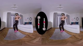 Virtual Masturbating With Monster Boob German Milf Sandra Sturm-2