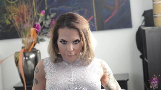 Foxxy – Sexy TS Foxxy in Bed - dirty talk - cumshot polish femdom-1