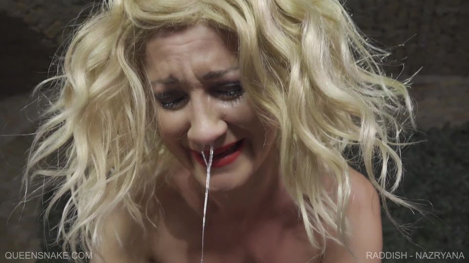 QueenSnake presents Raddish – Nazryana Fisting!