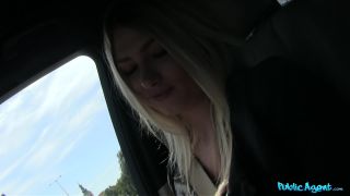 Lucy Heart Babe Gives Directions to Her Pussy (Blowjob porn)-3