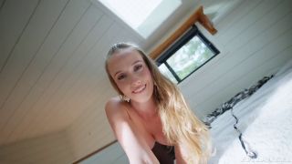 Scarlet Chase's Sultry Dirty Talk Sizzles in This Spicy MILF Encounter-1