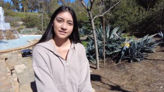 Footfetish 19yo Olivia Interviewed At The Park - Foot Fetish-1