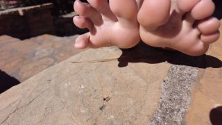 Footfetish 19yo Olivia Interviewed At The Park - Foot Fetish-2