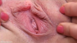 18CloseUp 300 Katie clip 6 (mp4)-4