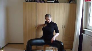 [XBoots.me] Julia Jones - leather leggings cameltoe New 43ca70869c9c8-1