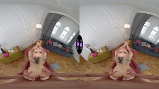 A toy or not a - Smartphone Vr - Blonde-2
