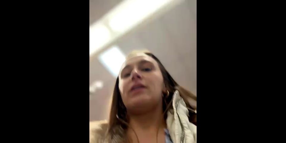 Luxe La Fox Teases As Naughty Step Sister Sneaks Into Your Bed For A Steamy Video Fetish Luxe La Fox, Luxe La