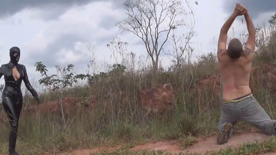 LATIN BEAUTIES IN HIGH HEELS - The Executioner.