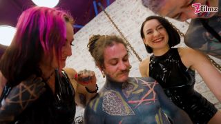  Swallow Anuskatzz, Miss Flora, Alessa La Strange - Anuskatzz, Miss Flora, and Alessa Dominate - Domination Swallow -2