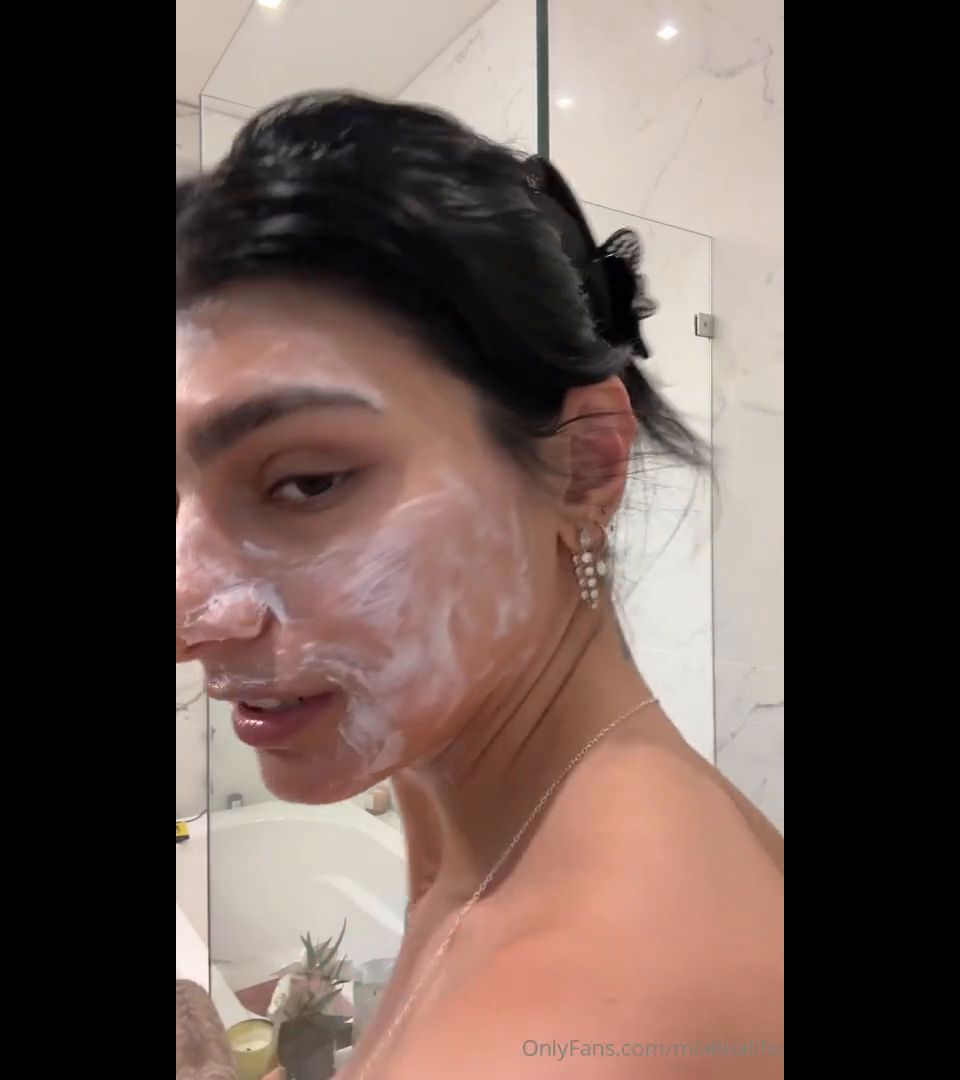 Mia Khalifa Shower Big Boobs Solo 1 Onlyfans (Big Tits porn)