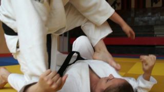 Judo Girls Foot Fight-2