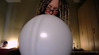 Badassbitchvip - blowing white balloon but dont pop balloon fetish for looners 06-07-2021-6