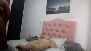 Argentinas I masturbate my pussy using a pug and a vibrator-5