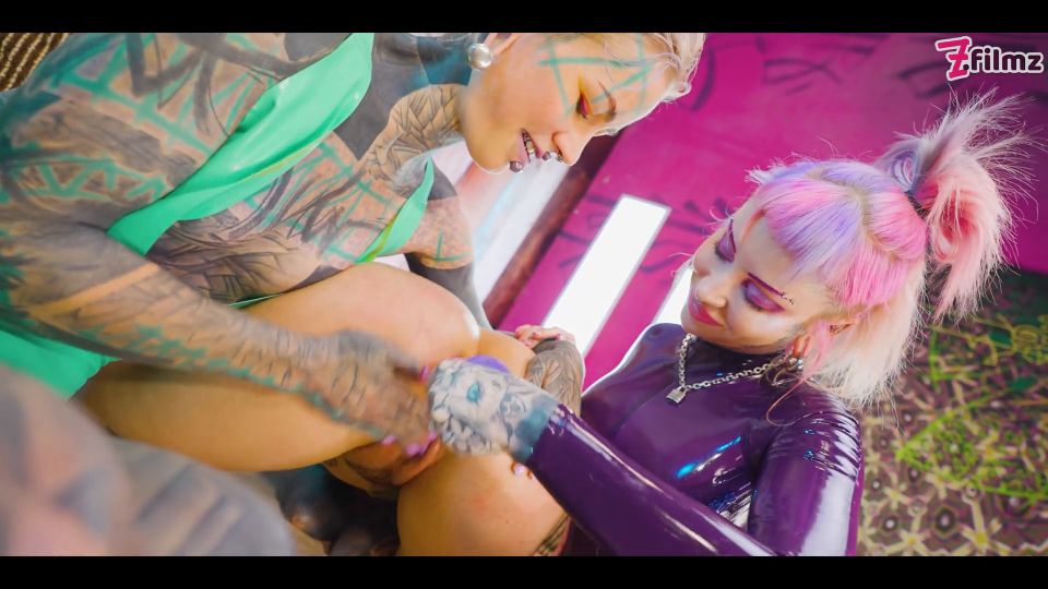 Anuskatzz, Morea Black, Kellie Panther - Anuskatzz Dominates with Friend - Teen