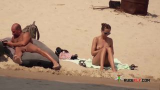 Amateurs on naturist-Strand-4