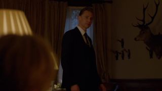 Aure Atika, Elizabeth Debicki – The Night Manager s01e01 (2016) HD 1080p!!!-4