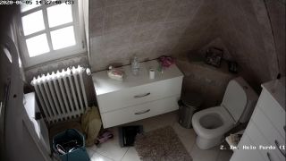 Voyeur – Home Bathroom - (Webcam)-1