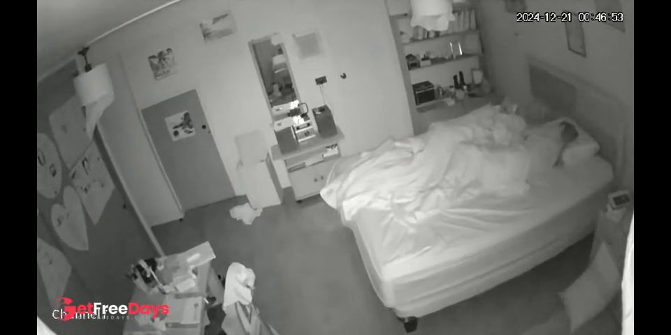 [Sleeping.Porn] Lonely girl sleeping sweet after visit her boyfriend, watch it now