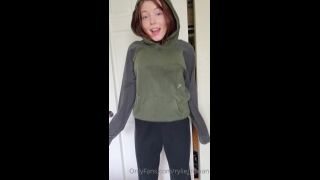 Rylie rowan () Rylierowan what i show tik tok vs what i show you guys 27-08-2021-2