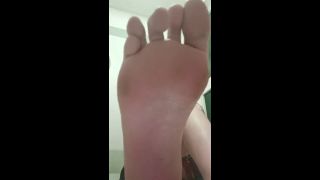 Bludicapelli - POV Italian mistress JOI, feet fetish and femdom-5