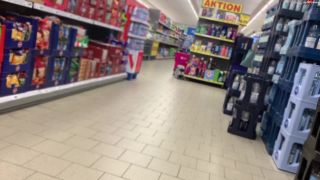 devil-sophie - Extrem dreist Public in die Chips Dose im Supermarkt gepisst - Schnell zurueck damit ins Regal  on amateur porn hairy amateur sex-3