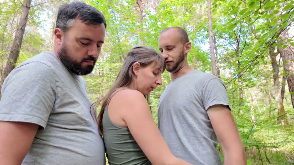 Good Girl And Dad - Double blow job in the woods