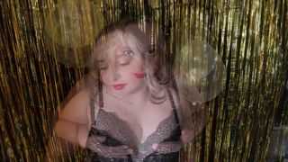 7111 Birthday Girl, Je me Fais La Fête Toute Seule  Hela 1080p-1