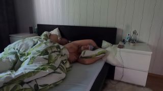 Husband Wakes Up His Wife With His Dick And Fingers 720p-3