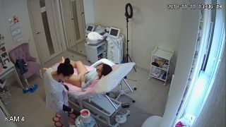 Hz Voyeur in cosmetic salon 14-2