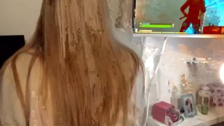 Alejandramoviess WHAT DO YOU PREFER FORNITE OR ME ？-6