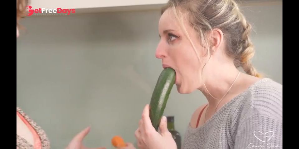 [GetFreeDays.com] Carrots, Potatoes and Pussies 4 Dinner Charlie Forde and Emberlys Vid Porn Film February 2023