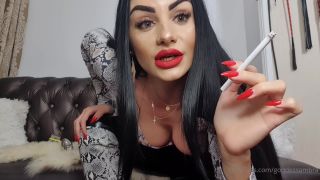 Goddessambra - exclusive video trying to hide things behind my backi highly dont recommend you 16-07-2020-1