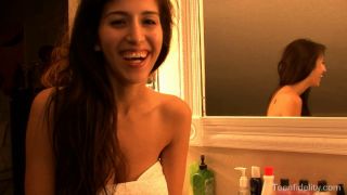 Video April O'Neil 720p HD-9