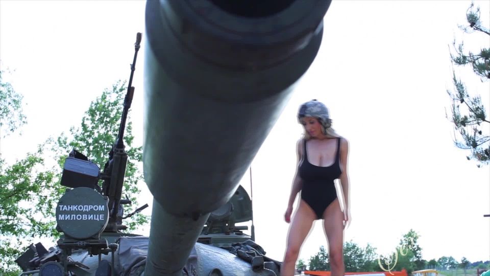 Sexy Venera Tank Fire - Solo