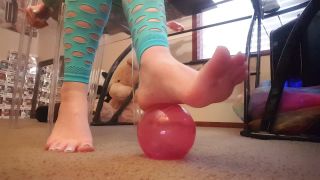 free video 31 free foot fetish feet porn | FrostyPrincess – Ball Roll | frostyprincess-2