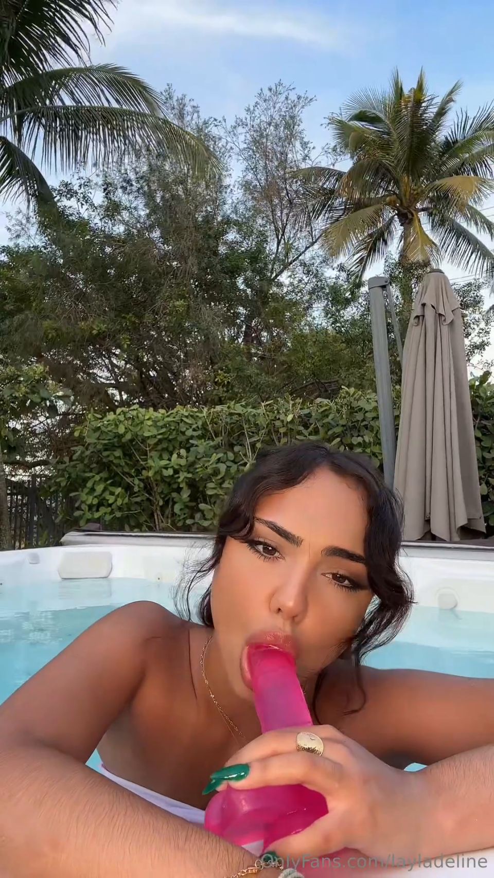Layla Adeline (layladeline) I Get Excited In The Jacuzzi And Masturbate PPV (Amateur porn)
