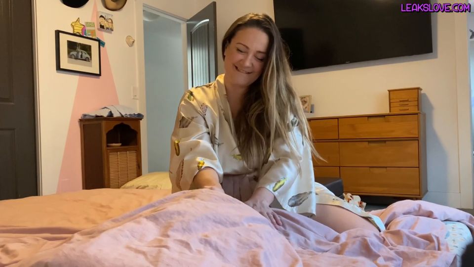 Chase Layne – Sick In Bed Step Mom Helps  Blowjob Chase Layne