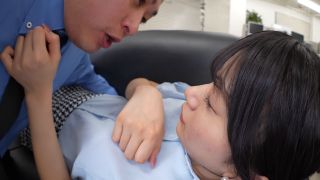 [FHD/SD] SMOK-018 【クンニセクハラ】 残業中、2人きりの社内で中年オジ部長の巧みな舌使いに我慢できず何度も恥じらいイキさせられ舐め回しベロベロSEXしてしまう押しに弱い黒髪美脚部下OL 北岡果林-7