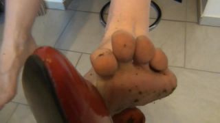 M@nyV1ds - GermanHotMilf - Dirty Feets in Dangling Heels-6