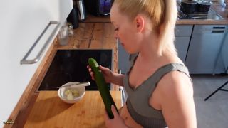 video 40 Lea_Kirsch - Mit Essen spielt man nicht, oder doch  | germany amateur | fetish porn amateur webcam sex-0