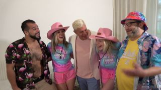 - Chubby Teddy from Chicago Wins a Double Blowjob from Se...-1