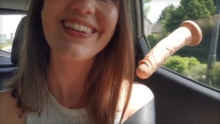 Nephael726-Sextoy_sur_la_vitre_de_la_voiture-3