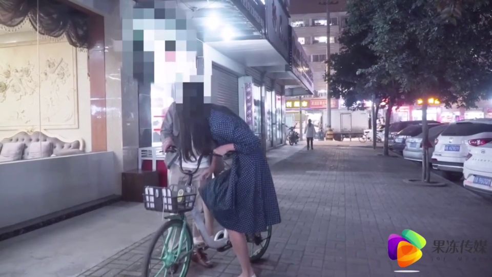 Asianmania The vacuum vibrating egg shopping battle - All Sex